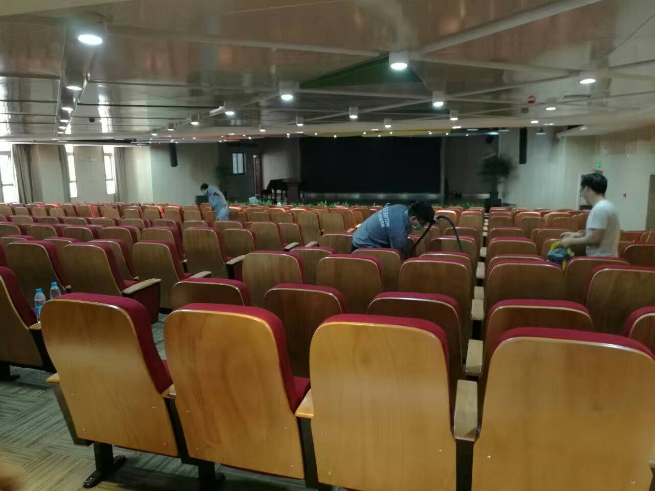 西安高新一中西咸新區(qū)高新園會議室施工 西安高新一中西咸新區(qū)高新園會議室施工