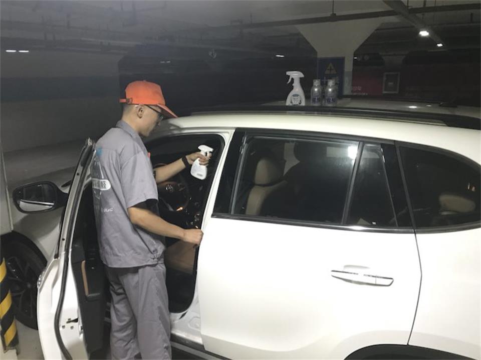 車(chē)內(nèi)長(zhǎng)效除醛劑噴涂施工治理 車(chē)內(nèi)長(zhǎng)效除醛劑噴涂施工治理